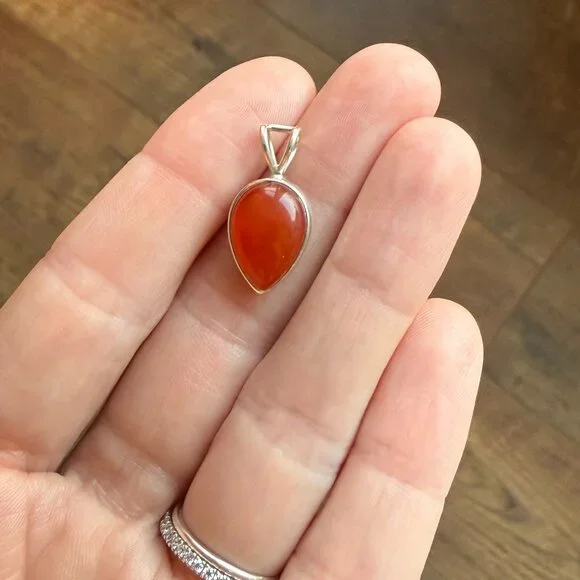 BEAUTIFUL Petite *Carnelian* Teardrop Necklace Pendant | Sterling Silver | NEW - Picture 2 of 9